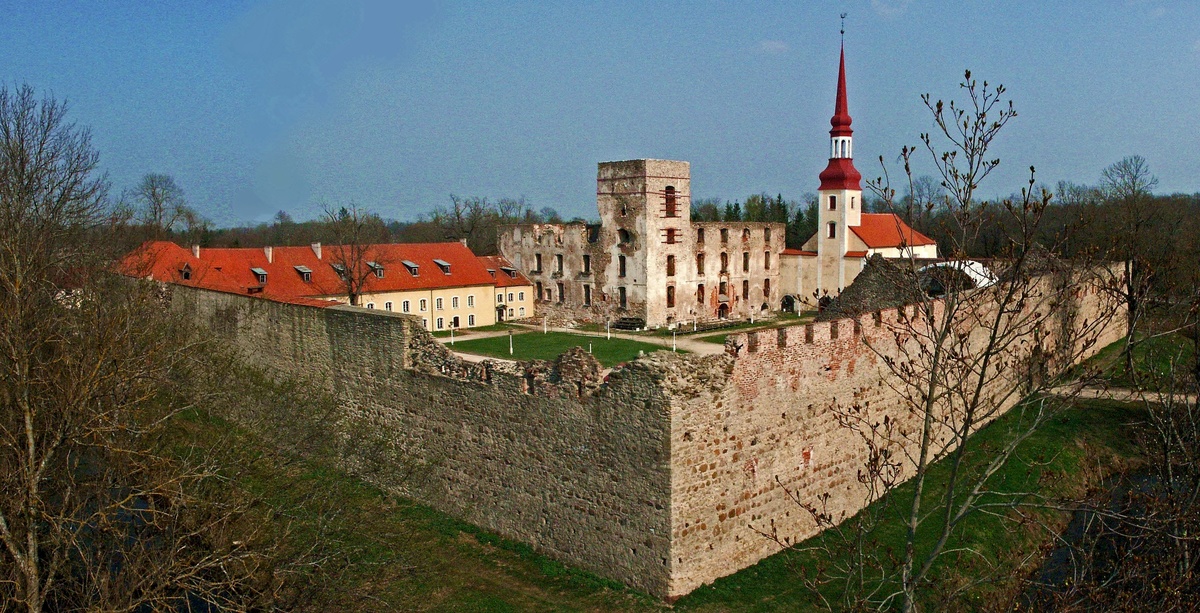 Эстонский замок Пылтсамаа